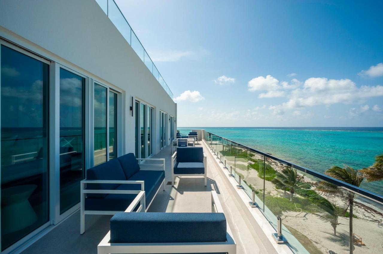 Rum Point Club Residences Driftwood Village Exterior photo