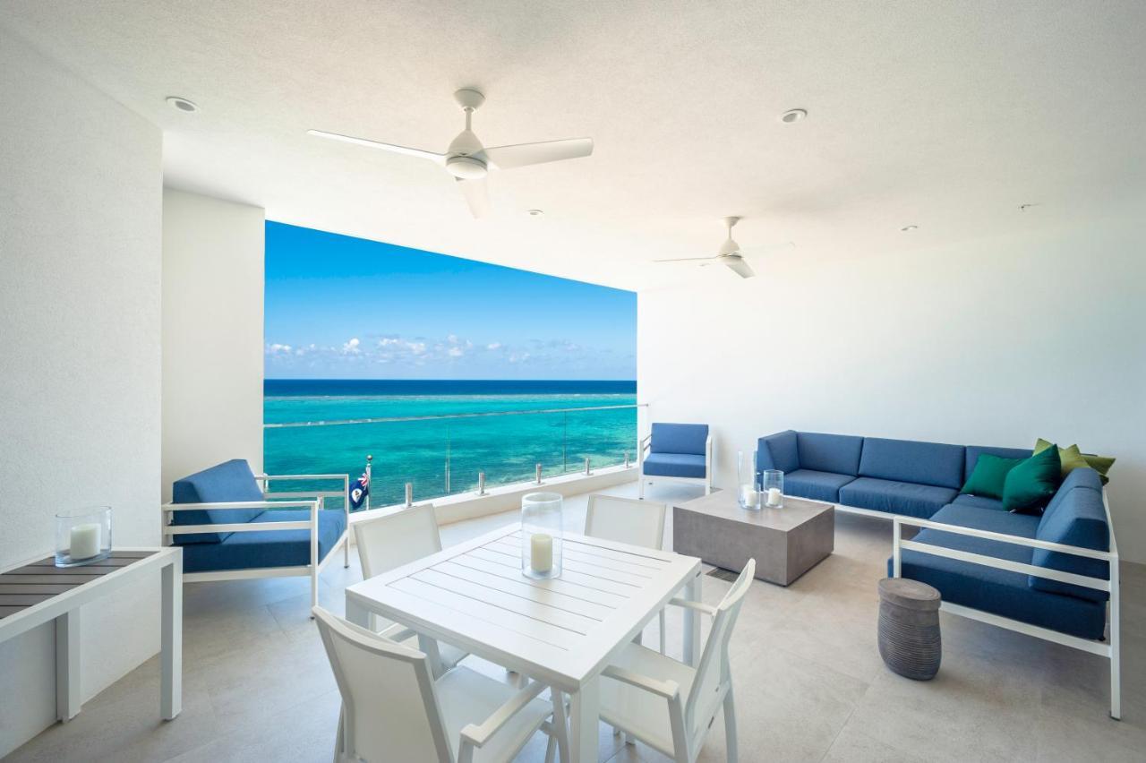 Rum Point Club Residences Driftwood Village Exterior photo