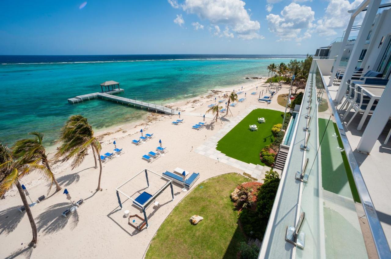 Rum Point Club Residences Driftwood Village Exterior photo